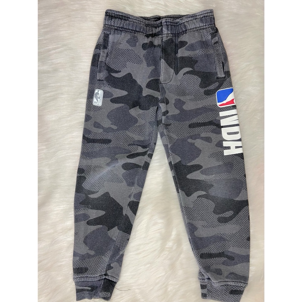 NBA Kids Sweatpants size M (5-6)